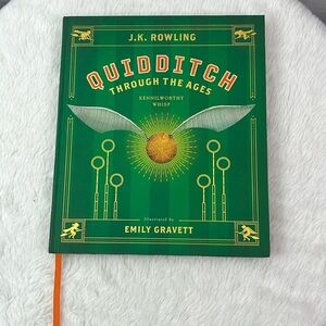 Quidditch through the ages book. Kennilworthy Whisphatdcover Harry Potter